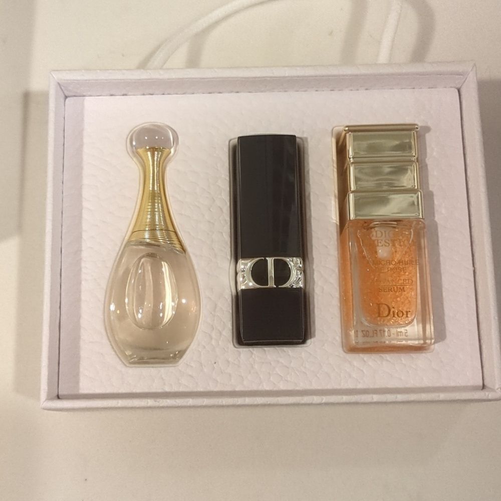 Dior Deluxe Discovery Minis Gift Set - Picture 3 of 4